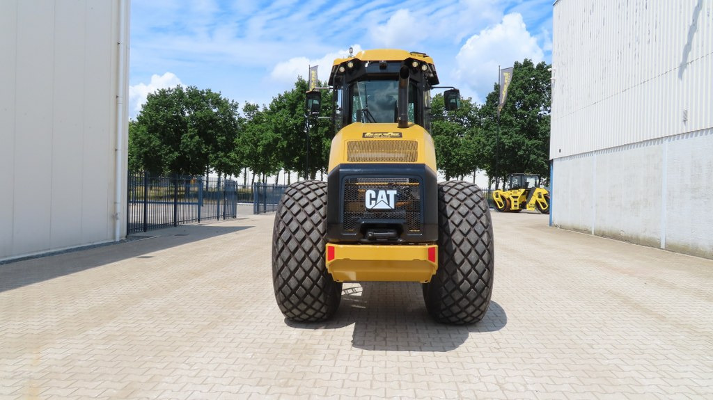 Caterpillar CS10GC - Walzenzug: das Bild 3 Caterpillar CS10GC - Walzenzug: das Bild 3