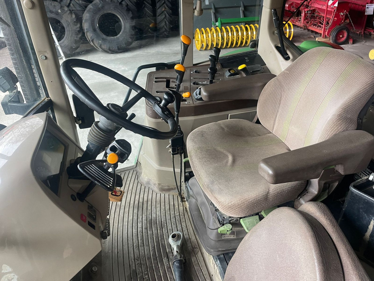 John Deere 6420 SE - Traktor: das Bild 4 John Deere 6420 SE - Traktor: das Bild 4