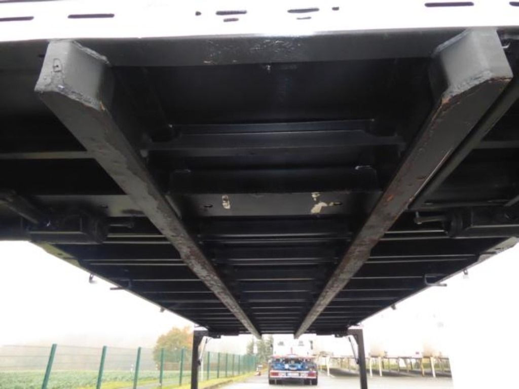 Planenaufbau Krone Heck mit Portaltüren: das Bild 6 Planenaufbau Krone Heck mit Portaltüren: das Bild 6