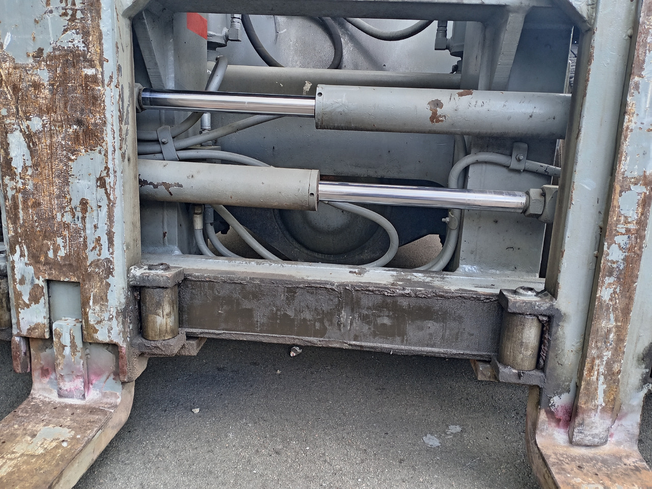 SVETRUCK Schwerlastgabelstapler 1060-30 - Dieselstapler: das Bild 5 SVETRUCK Schwerlastgabelstapler 1060-30 - Dieselstapler: das Bild 5