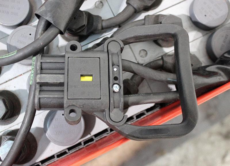 GRUMA 24 Volt 2 PzV 200 Ah - Batterie für Flurförderzeug: das Bild 4 GRUMA 24 Volt 2 PzV 200 Ah - Batterie für Flurförderzeug: das Bild 4