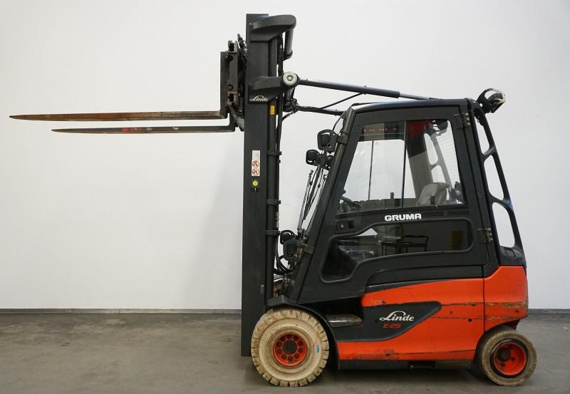 Linde E 25 387 - Elektrostapler: das Bild 4 Linde E 25 387 - Elektrostapler: das Bild 4