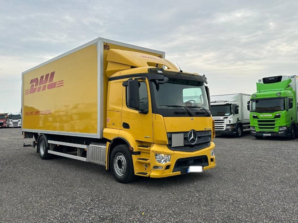 Mercedes-Benz Actros 1827 SERIE NR 2502 - Koffer LKW: das Bild 2 Mercedes-Benz Actros 1827 SERIE NR 2502 - Koffer LKW: das Bild 2