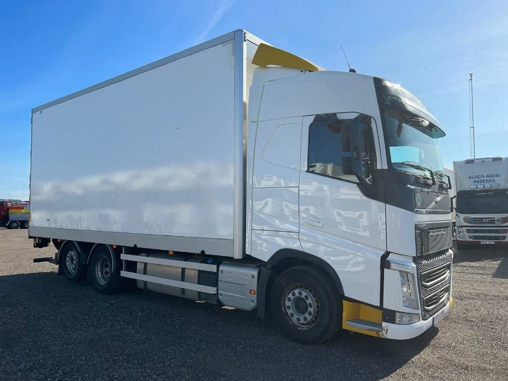 Volvo FH500 6*2 serie 2032 - Koffer LKW: das Bild 2 Volvo FH500 6*2 serie 2032 - Koffer LKW: das Bild 2
