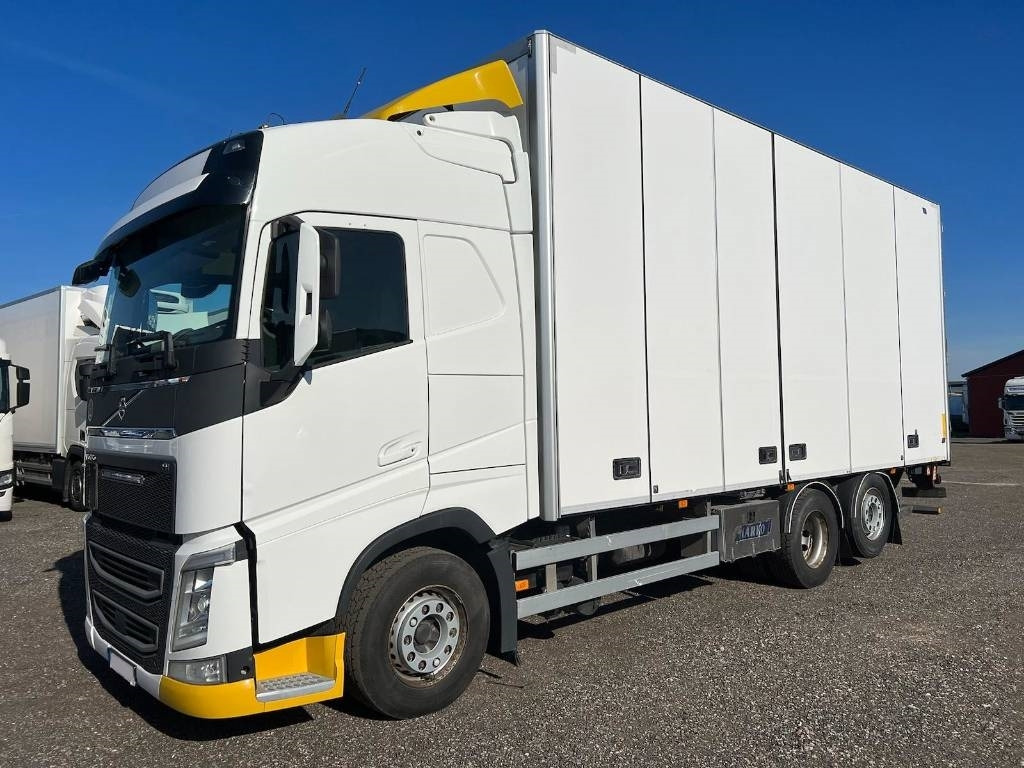 Volvo FH500 6*2 serie 2032 - Koffer LKW: das Bild 1 Volvo FH500 6*2 serie 2032 - Koffer LKW: das Bild 1