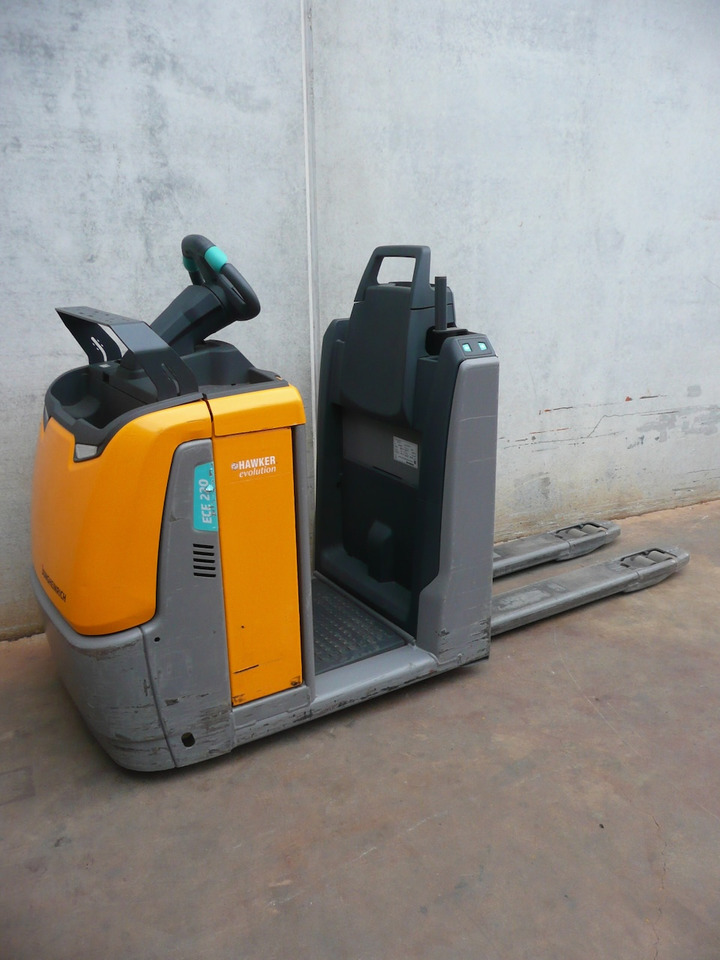 Jungheinrich ECE 220 1250x540mm - Kommissionierer: das Bild 3 Jungheinrich ECE 220 1250x540mm - Kommissionierer: das Bild 3