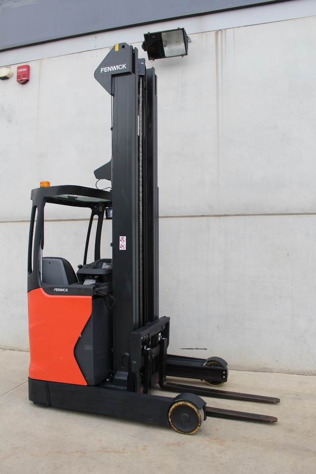 Linde R16-01 - Schubmaststapler: das Bild 1 Linde R16-01 - Schubmaststapler: das Bild 1