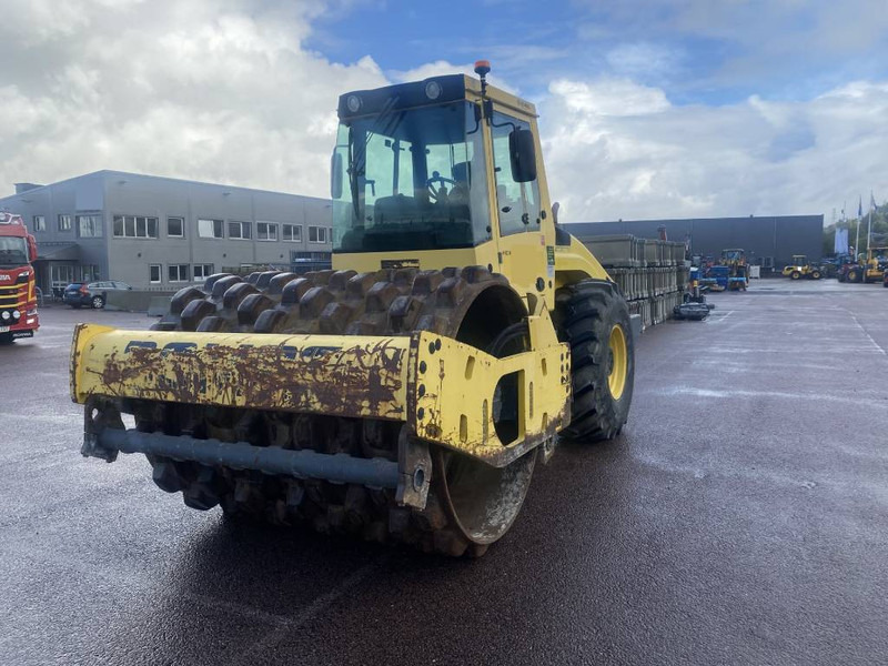 Bomag BW 213 P D H-4 - Walzen: das Bild 1 Bomag BW 213 P D H-4 - Walzen: das Bild 1