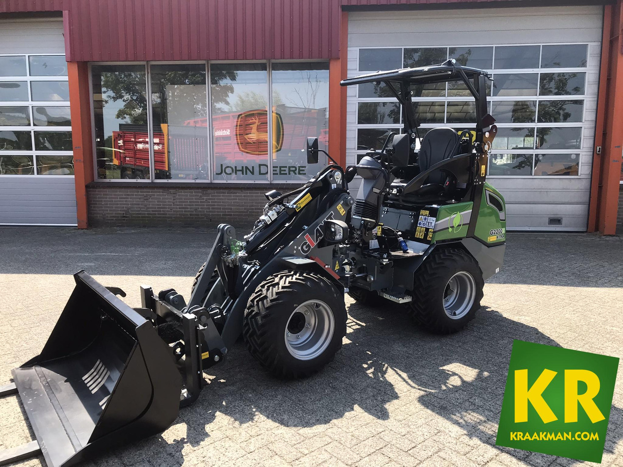 Giant G2200E - Hoflader: das Bild 1 Giant G2200E - Hoflader: das Bild 1