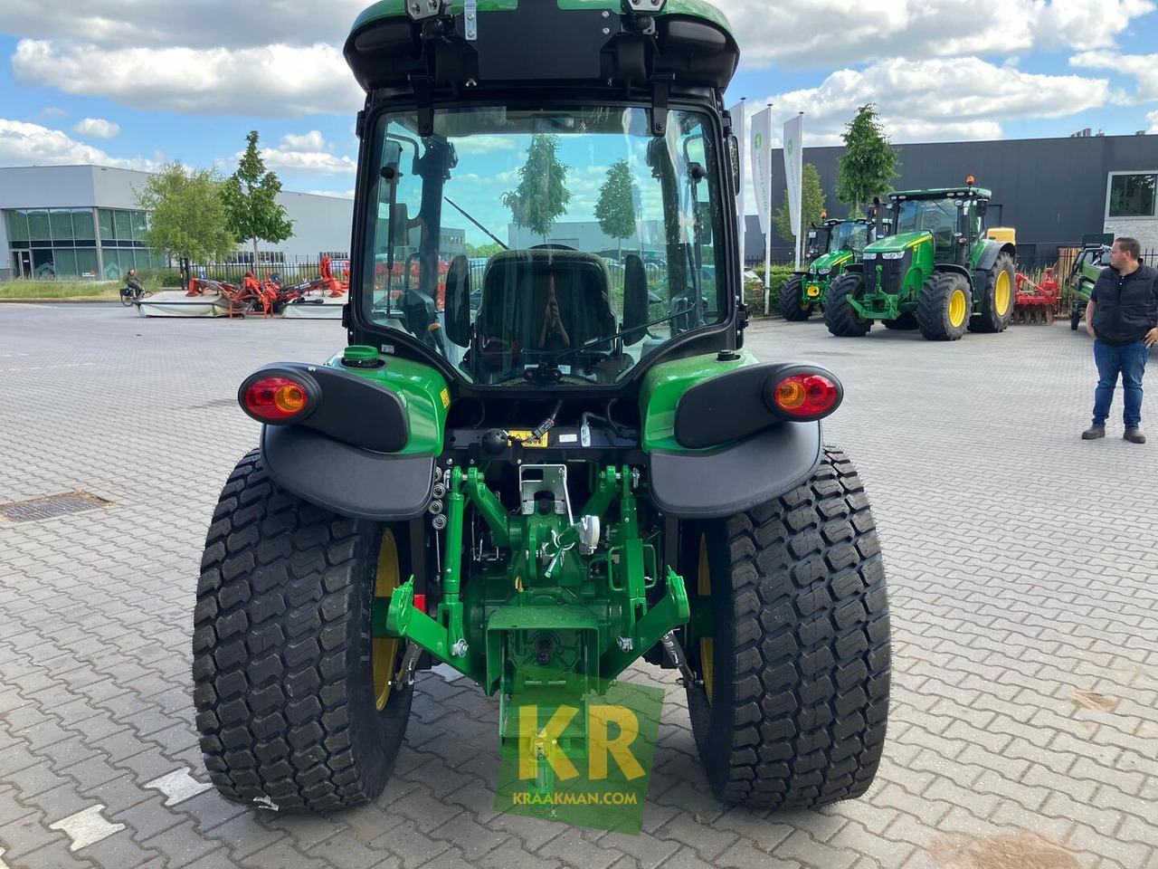 John Deere 4066R - Kleintraktor: das Bild 3 John Deere 4066R - Kleintraktor: das Bild 3