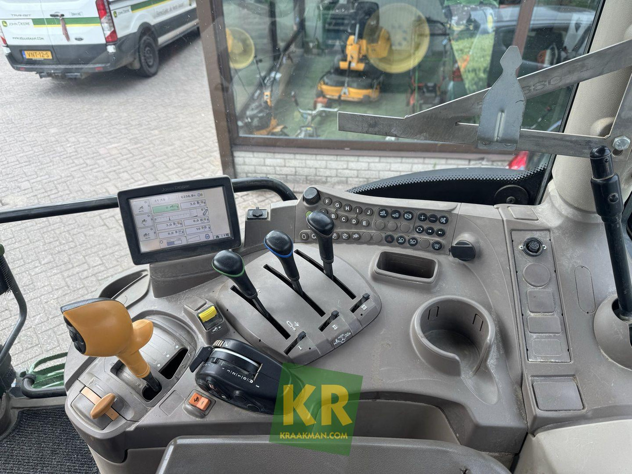John Deere 6125R - Traktor: das Bild 5 John Deere 6125R - Traktor: das Bild 5