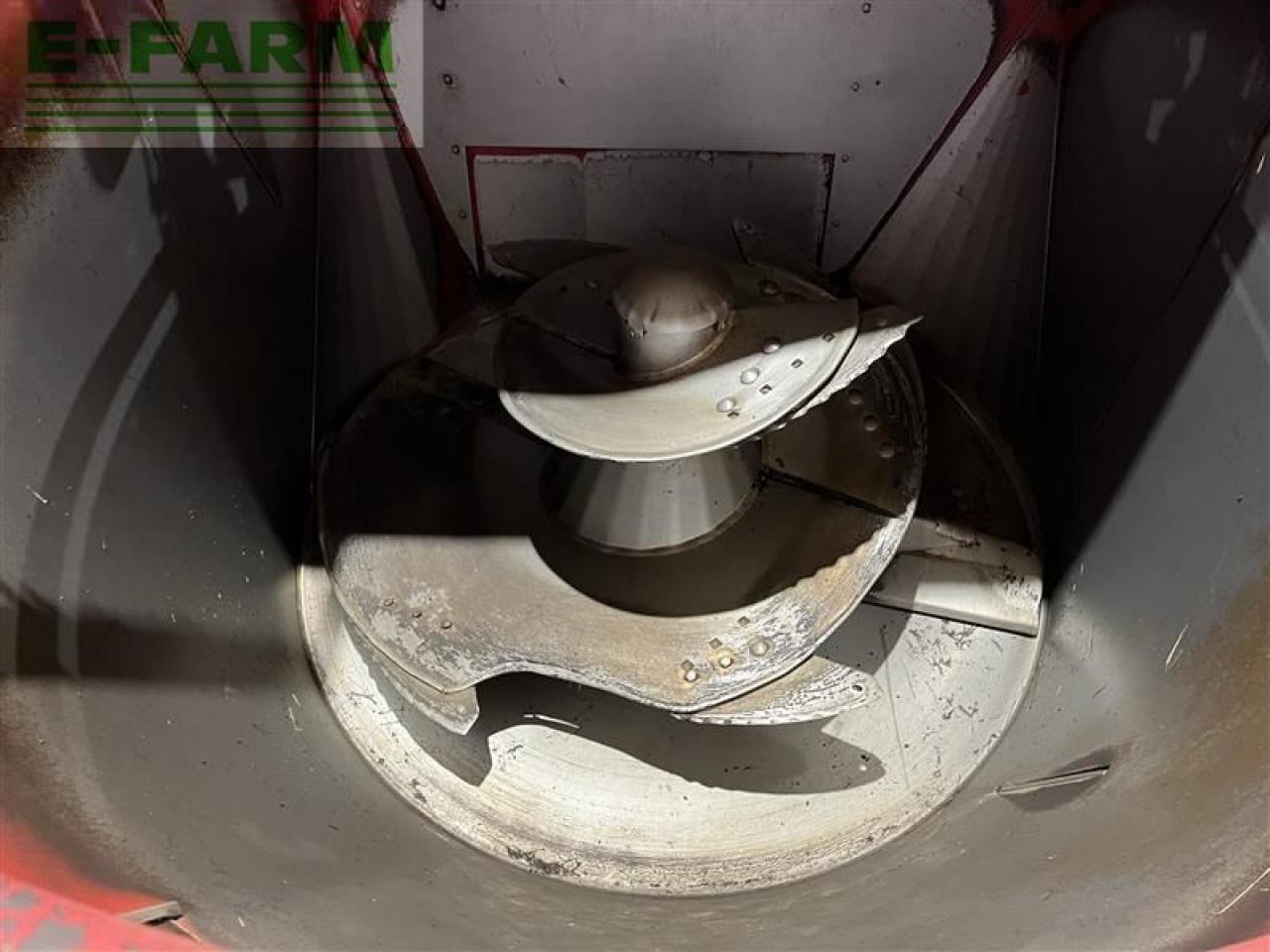 BVL - van Lengerich futtermischwagen v mix fill plus 8-1s ls - Fütterungstechnik: das Bild 5 BVL - van Lengerich futtermischwagen v mix fill plus 8-1s ls - Fütterungstechnik: das Bild 5