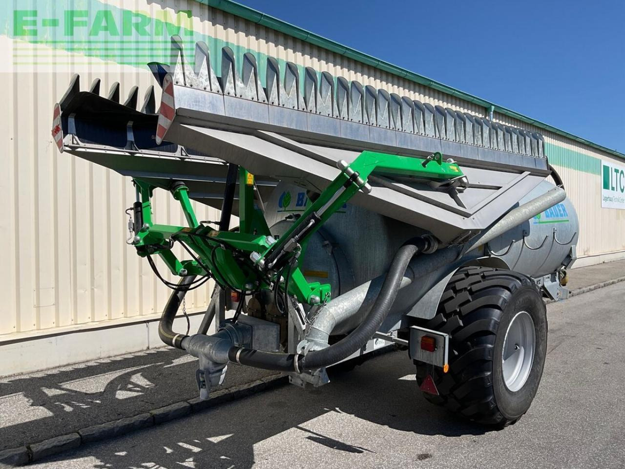 Bauer v 81 mit schleppfix sfa 9 - Güllefass: das Bild 4 Bauer v 81 mit schleppfix sfa 9 - Güllefass: das Bild 4