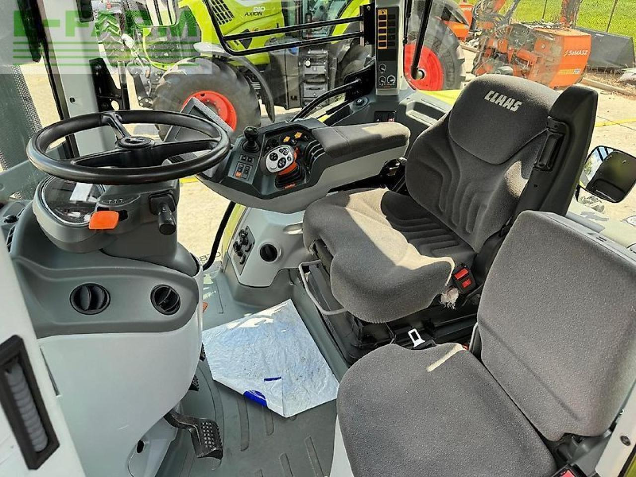 Traktor CLAAS arion 620 cebis hexa-shift CEBIS: das Bild 6