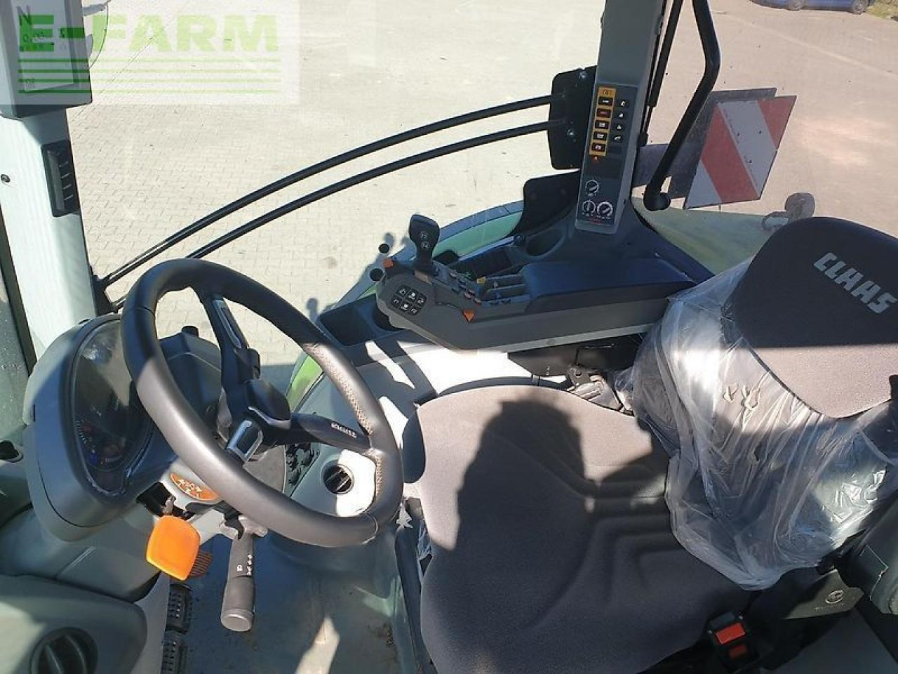 CLAAS arion 650 cis + - Traktor: das Bild 5 CLAAS arion 650 cis + - Traktor: das Bild 5