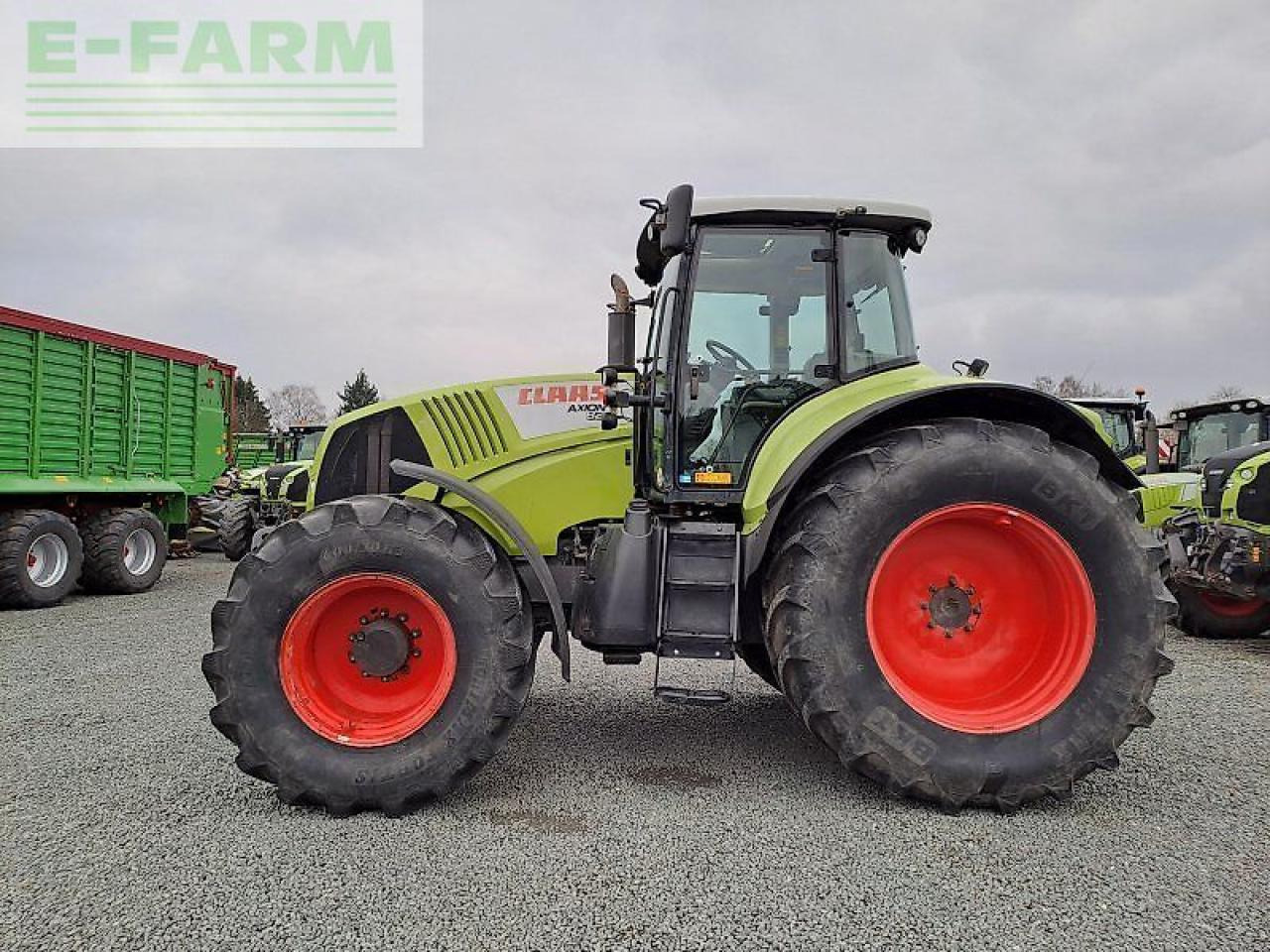 CLAAS axion 820 c-matic CMATIC - Traktor: das Bild 2 CLAAS axion 820 c-matic CMATIC - Traktor: das Bild 2