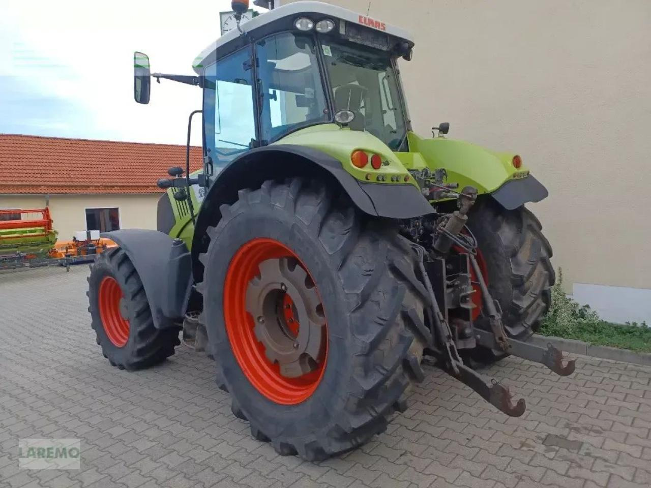 CLAAS axion 820 cmatic cebis CMATIC CEBIS - Traktor: das Bild 4 CLAAS axion 820 cmatic cebis CMATIC CEBIS - Traktor: das Bild 4