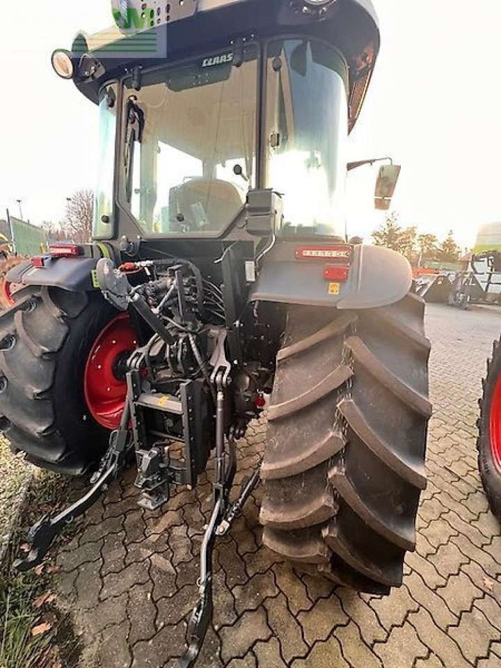 CLAAS axos 240 - Traktor: das Bild 2 CLAAS axos 240 - Traktor: das Bild 2