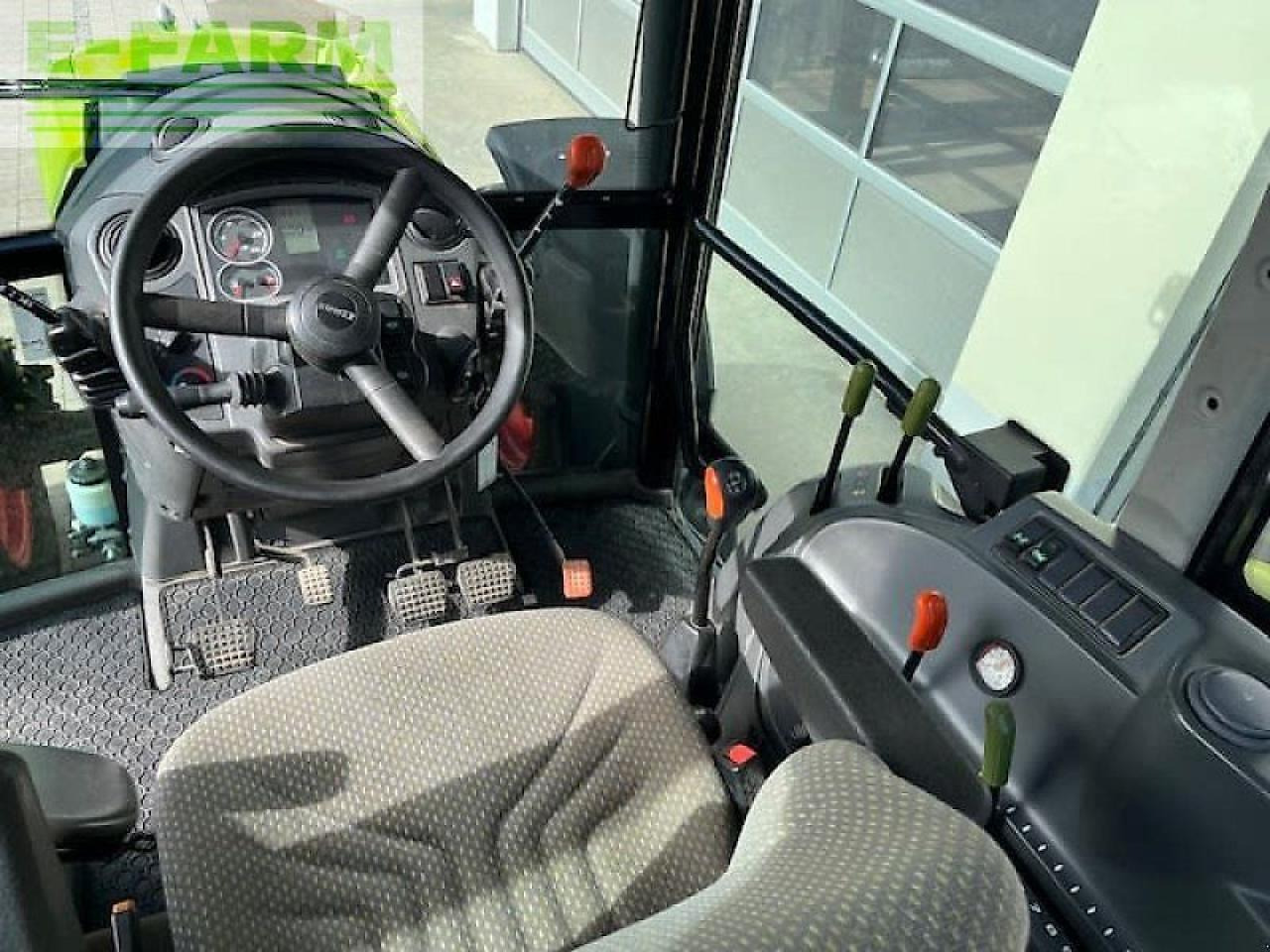 CLAAS axos 310 c C - Traktor: das Bild 5 CLAAS axos 310 c C - Traktor: das Bild 5