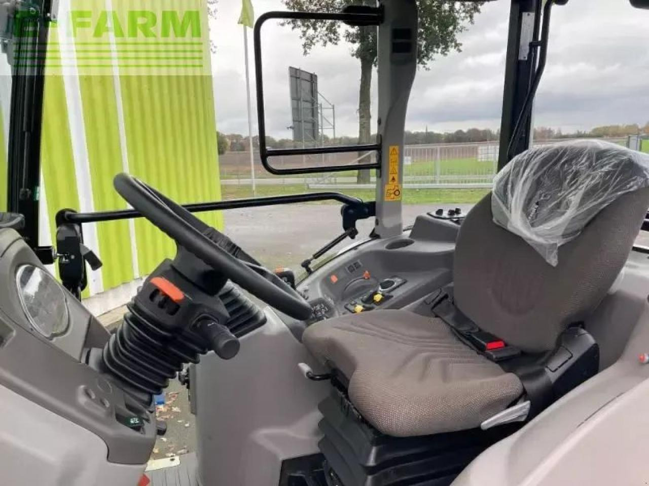 Traktor CLAAS claas nexos 240 m: das Bild 9