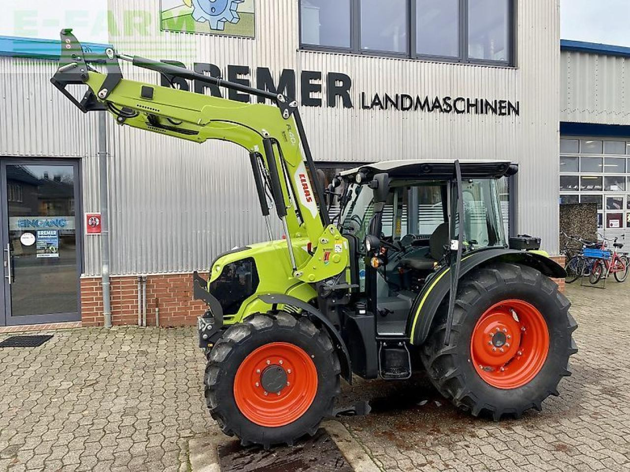 CLAAS elios 210, frontlader, frontscheibe ausstellbar - Traktor: das Bild 1 CLAAS elios 210, frontlader, frontscheibe ausstellbar - Traktor: das Bild 1