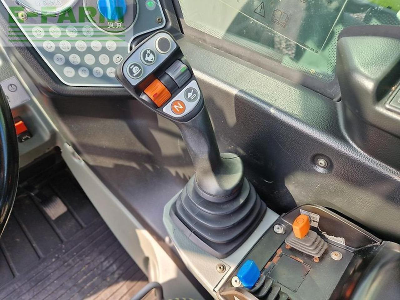 Radlader CLAAS scorpion 7055: das Bild 9