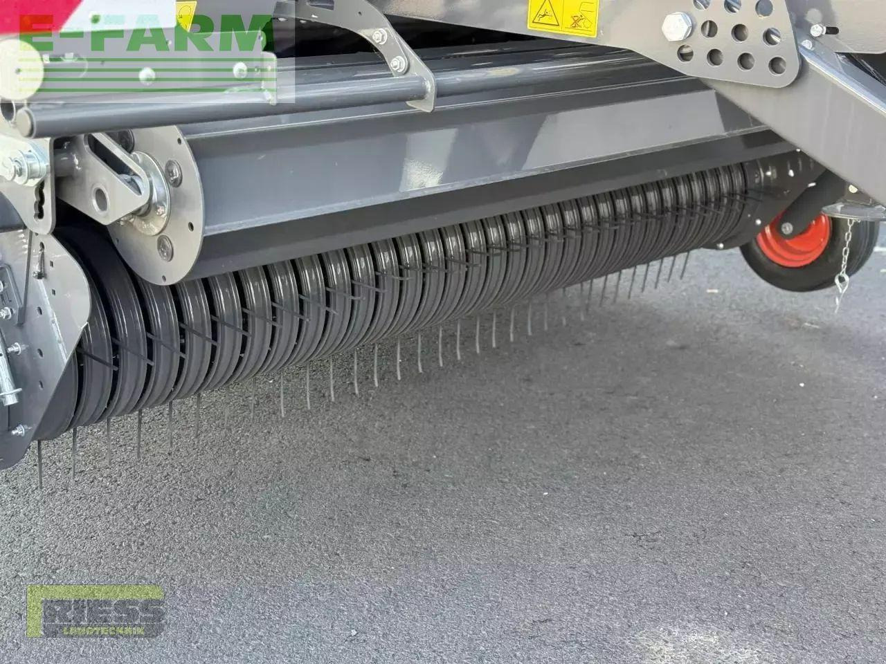 CLAAS variant 560 rc trend - Packenpresse: das Bild 4 CLAAS variant 560 rc trend - Packenpresse: das Bild 4