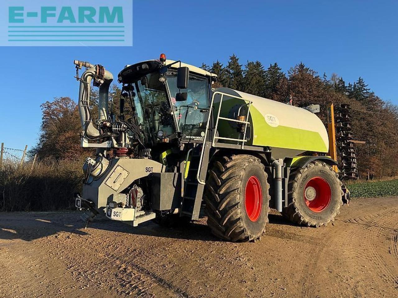 CLAAS xerion 3800 saddle trac mit sgt gülleaufbau SADDLE TRAC - Traktor: das Bild 1 CLAAS xerion 3800 saddle trac mit sgt gülleaufbau SADDLE TRAC - Traktor: das Bild 1