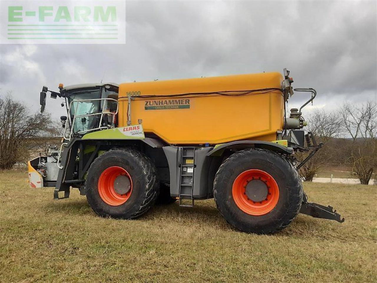 CLAAS xerion 4000 saddle trac SADDLE TRAC - Selbstfahrspritze: das Bild 5 CLAAS xerion 4000 saddle trac SADDLE TRAC - Selbstfahrspritze: das Bild 5