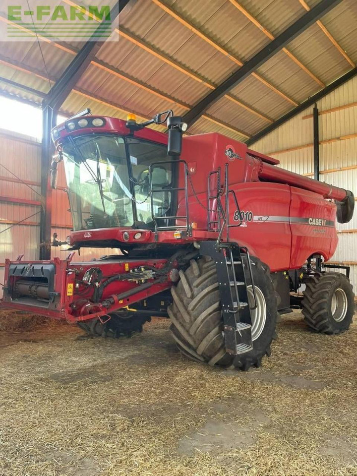 Case-IH 8010 - Mähdrescher: das Bild 1 Case-IH 8010 - Mähdrescher: das Bild 1