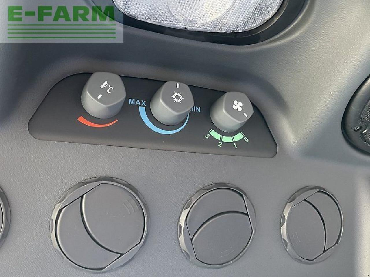 Deutz-Fahr 3050 - Traktor: das Bild 3 Deutz-Fahr 3050 - Traktor: das Bild 3