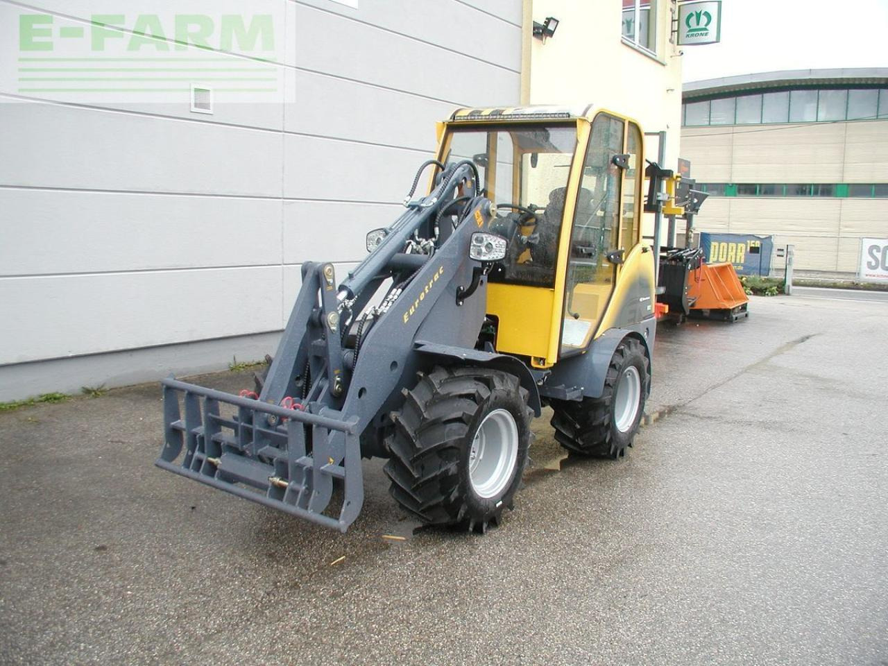 Eurotrac 820 / w12-cs2 - Minibagger: das Bild 3 Eurotrac 820 / w12-cs2 - Minibagger: das Bild 3