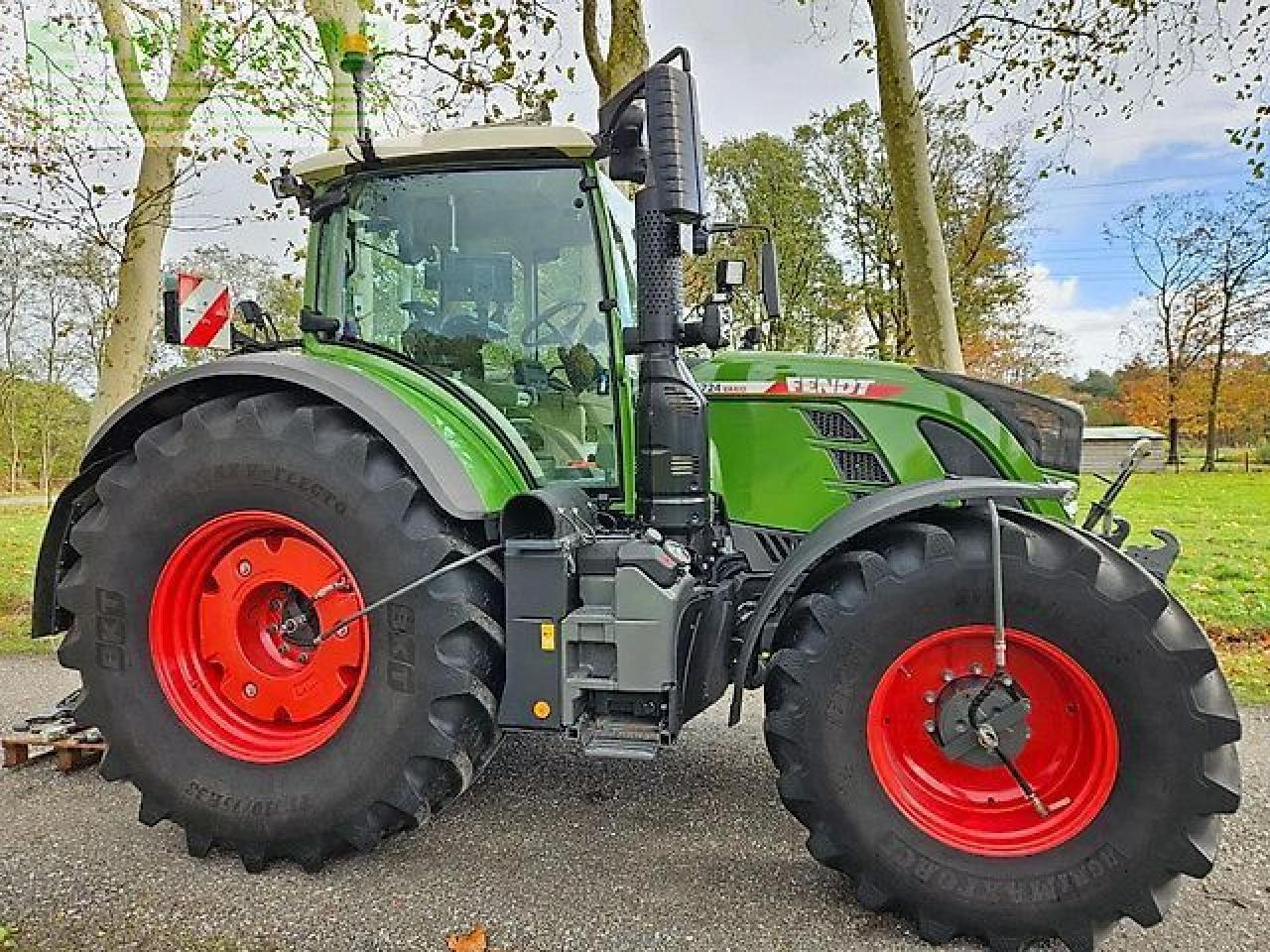 Fendt 724 vario 724 gen6 power plus reifendrucksystem rtk ( 718 720 722 ) - Traktor: das Bild 4 Fendt 724 vario 724 gen6 power plus reifendrucksystem rtk ( 718 720 722 ) - Traktor: das Bild 4