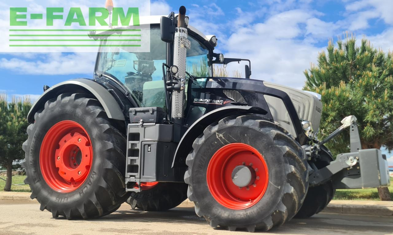 Fendt 826 Vario Profi Plus Plus - Traktor: das Bild 2 Fendt 826 Vario Profi Plus Plus - Traktor: das Bild 2