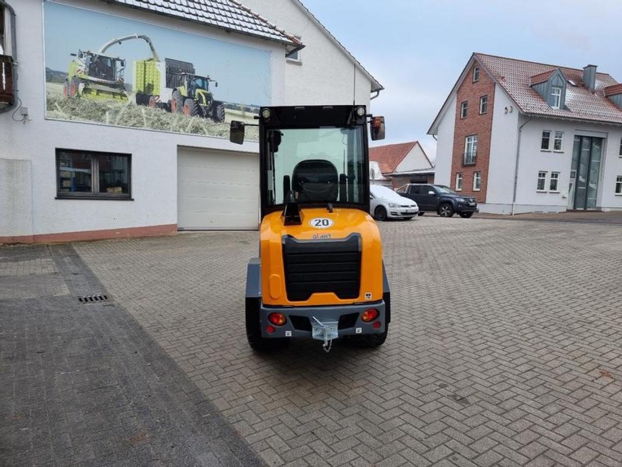 Giant g 2700 hd mit kabine und euro aufnamhe - Radlader: das Bild 4 Giant g 2700 hd mit kabine und euro aufnamhe - Radlader: das Bild 4