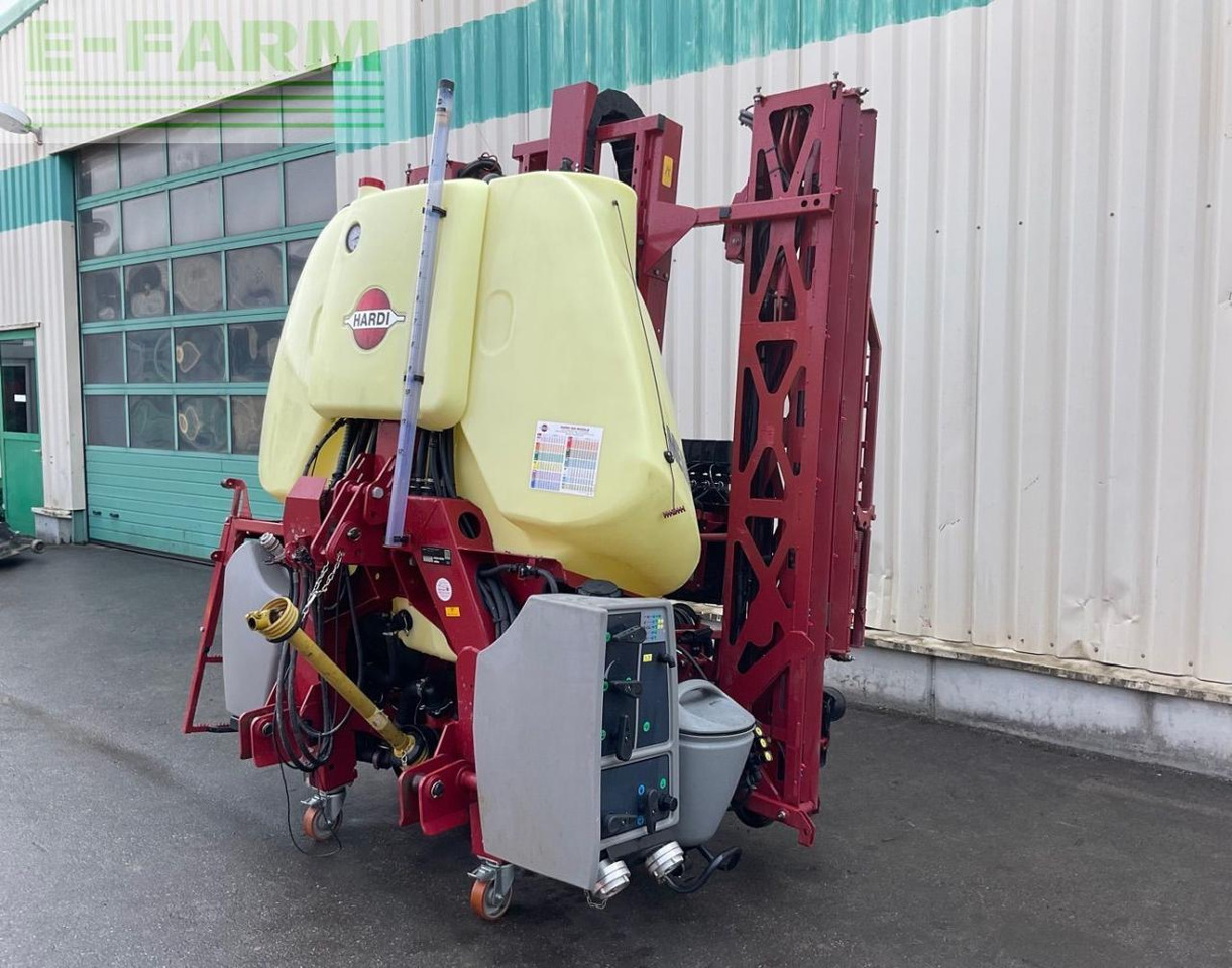 Hardi MEGA 1200 - Anhängespritze: das Bild 1 Hardi MEGA 1200 - Anhängespritze: das Bild 1