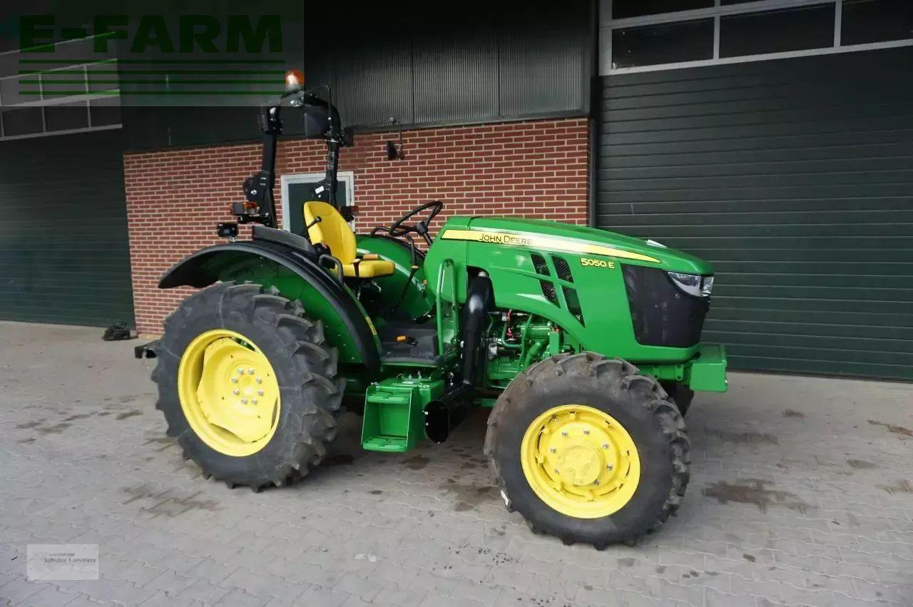 John Deere 5050e neumaschine - Traktor: das Bild 1 John Deere 5050e neumaschine - Traktor: das Bild 1
