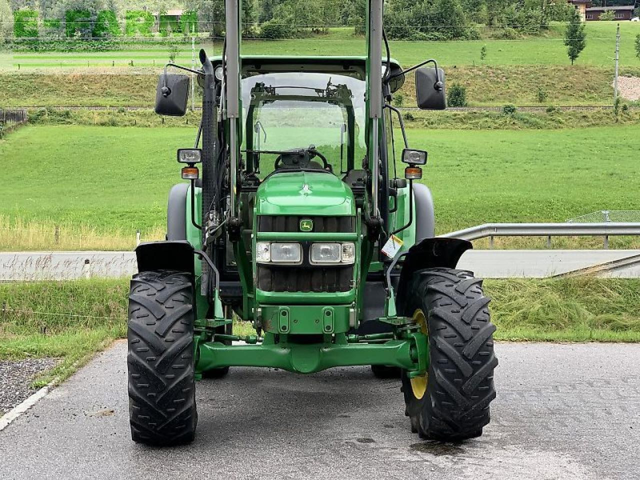 John Deere 5070m - Traktor: das Bild 4 John Deere 5070m - Traktor: das Bild 4