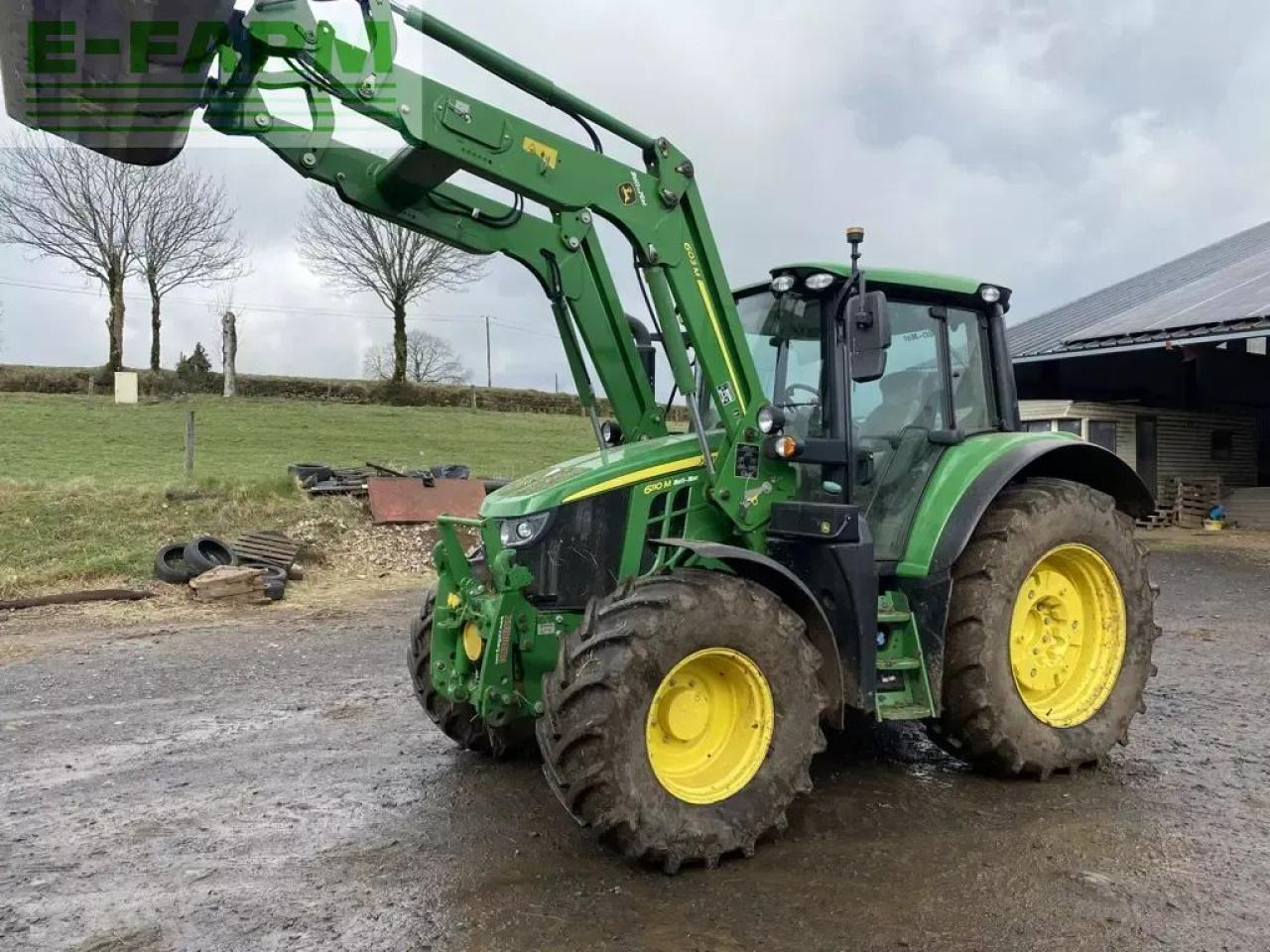 John Deere 6110 m command quad + - Traktor: das Bild 1 John Deere 6110 m command quad + - Traktor: das Bild 1