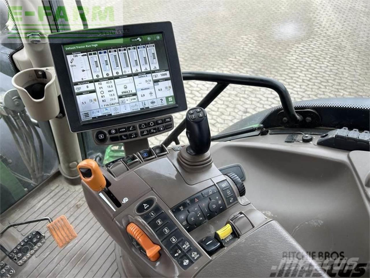 Traktor John Deere 6215r: das Bild 10