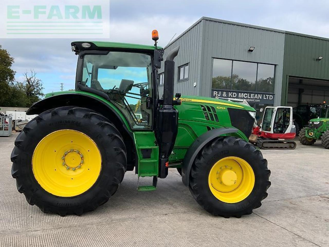 John Deere 6215r tractor (st24428) - Traktor: das Bild 1 John Deere 6215r tractor (st24428) - Traktor: das Bild 1