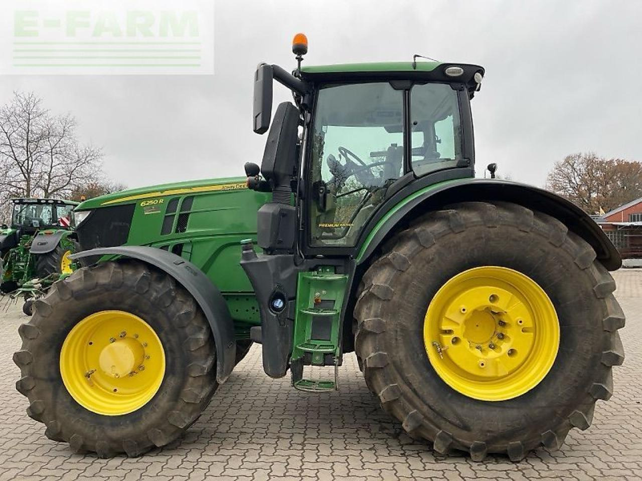 John Deere 6250r - Traktor: das Bild 2 John Deere 6250r - Traktor: das Bild 2