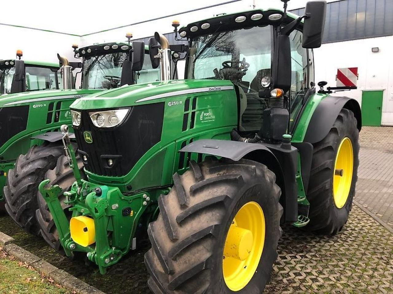 John Deere 6250r mit fkh/ fzw/ ap-40km/h - Traktor: das Bild 2 John Deere 6250r mit fkh/ fzw/ ap-40km/h - Traktor: das Bild 2