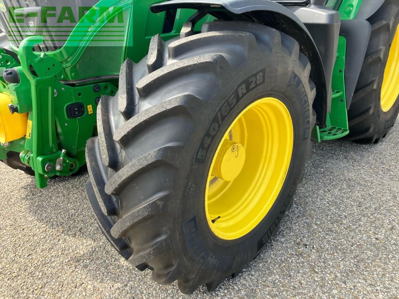 Traktor John Deere 6R 150: das Bild 9