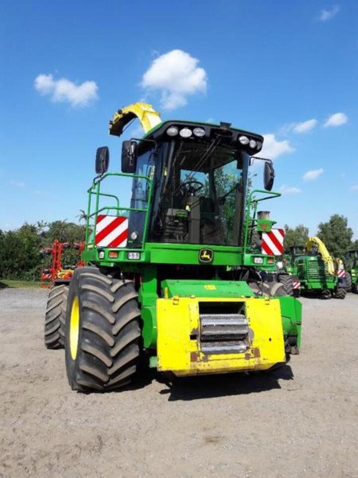 John Deere 7350 ohne vorsatz - Feldhäcksler: das Bild 2 John Deere 7350 ohne vorsatz - Feldhäcksler: das Bild 2