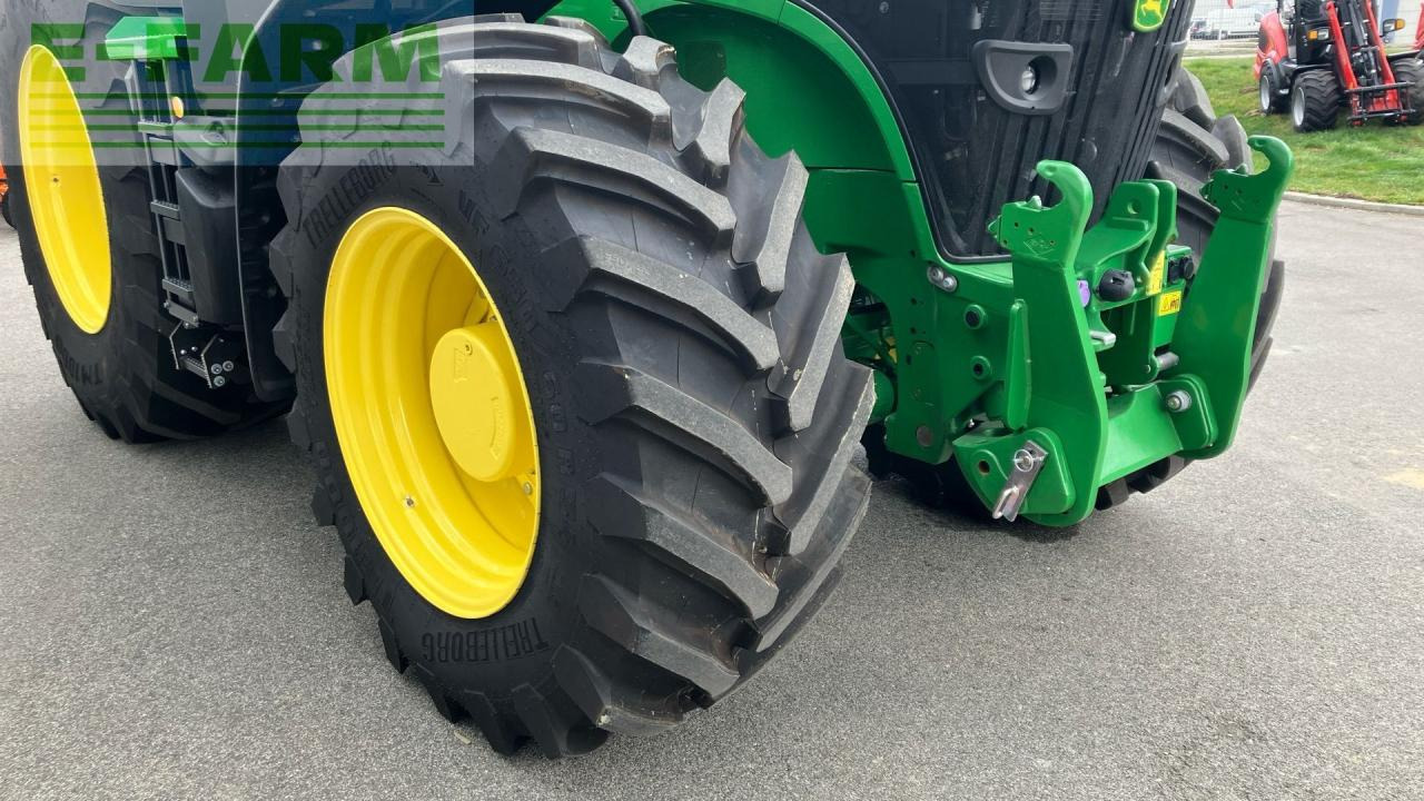 Traktor John Deere 7R 330: das Bild 12