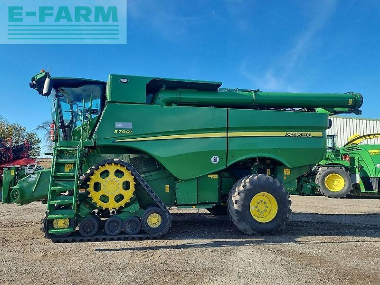 John Deere s790 my24 prod 30 - Mähdrescher: das Bild 2 John Deere s790 my24 prod 30 - Mähdrescher: das Bild 2