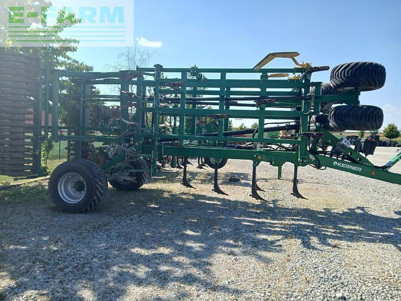 Kerner x4 460 - Grubber: das Bild 1 Kerner x4 460 - Grubber: das Bild 1