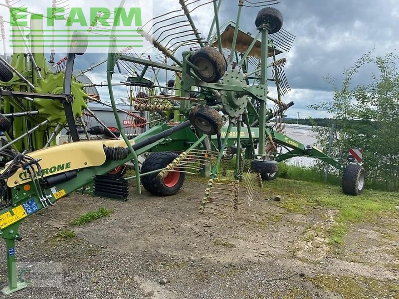 Krone schwadro ts 740 twin - Heuwender/ Wenderechen: das Bild 1 Krone schwadro ts 740 twin - Heuwender/ Wenderechen: das Bild 1