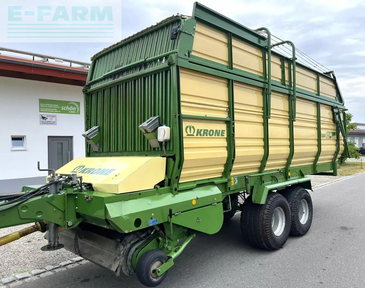 Krone titan 6/48 gl all in - ein großer schwingen-ladewagen mit druckluftbremse - Ladewagen: das Bild 1 Krone titan 6/48 gl all in - ein großer schwingen-ladewagen mit druckluftbremse - Ladewagen: das Bild 1